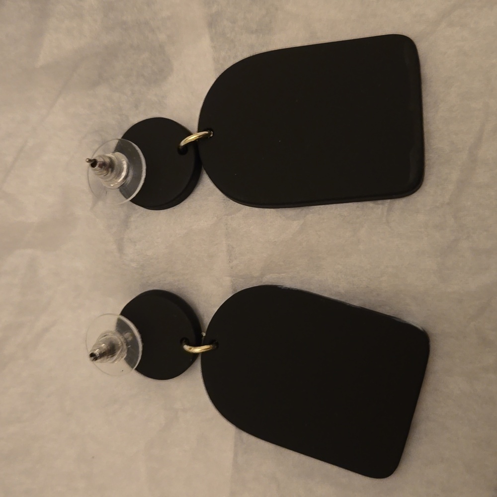 3 /$15 New Halloween Ghost Earrings - Picture 3 of 4